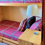Cosy For 4 In דירה *