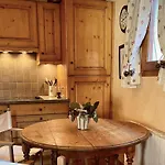 Apartman Cosy For 4 In *